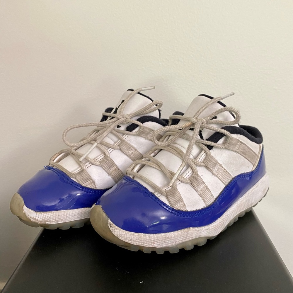 Air Jordan 11 Retro, Purple